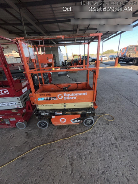 2022 JLG ES1330L