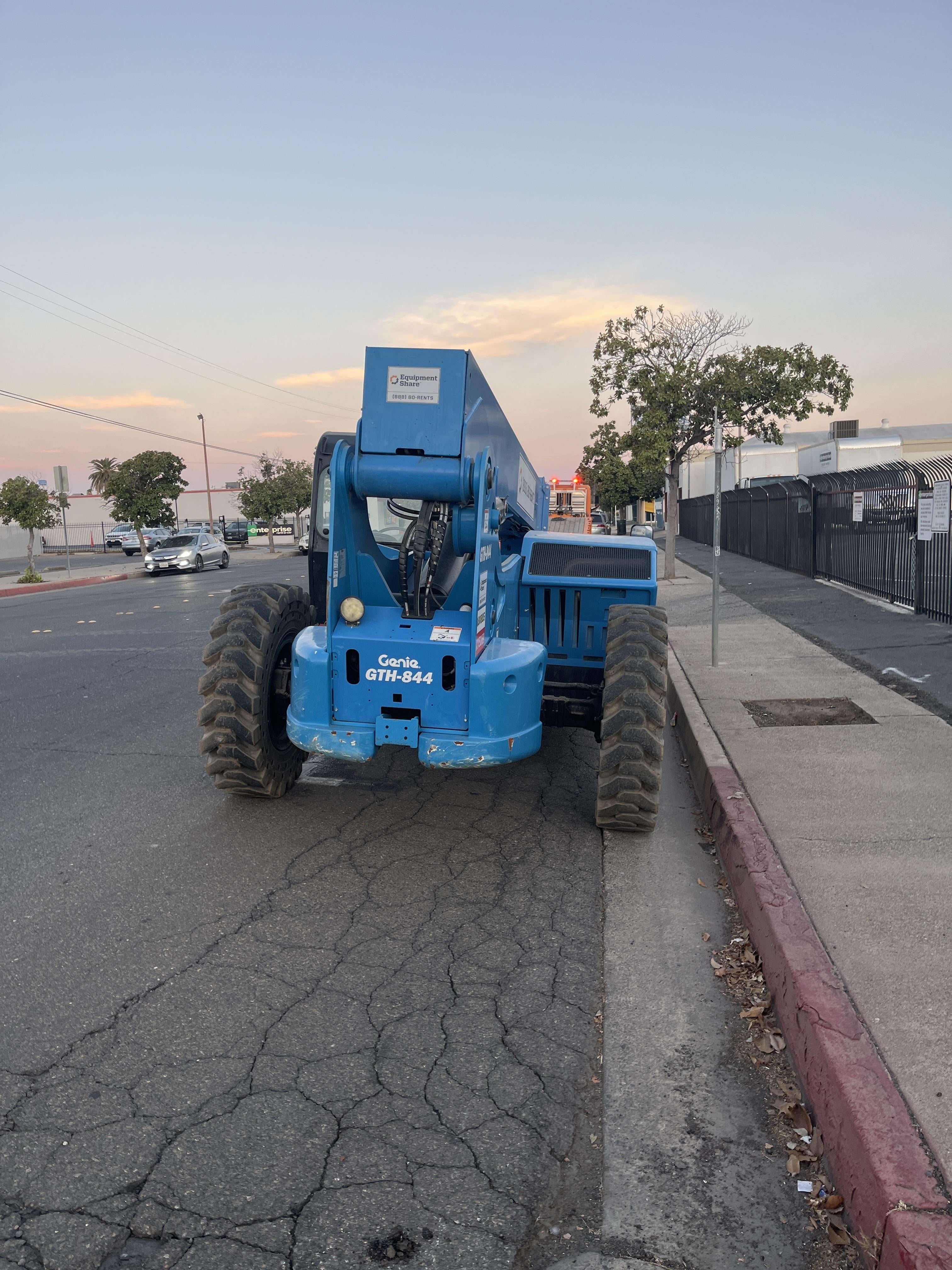 2021 GENIE GTH-844