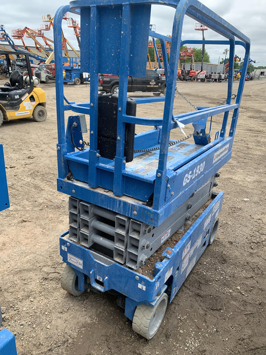 2019 Genie GS-1930 Fixed Rails with Chain Entry