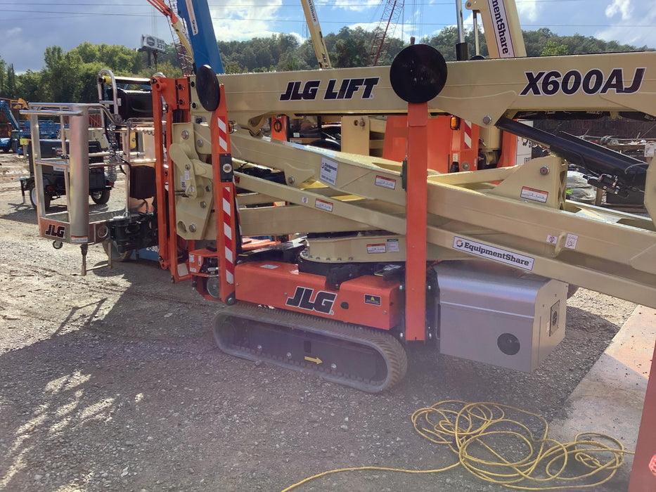 2020 JLG X600AJ