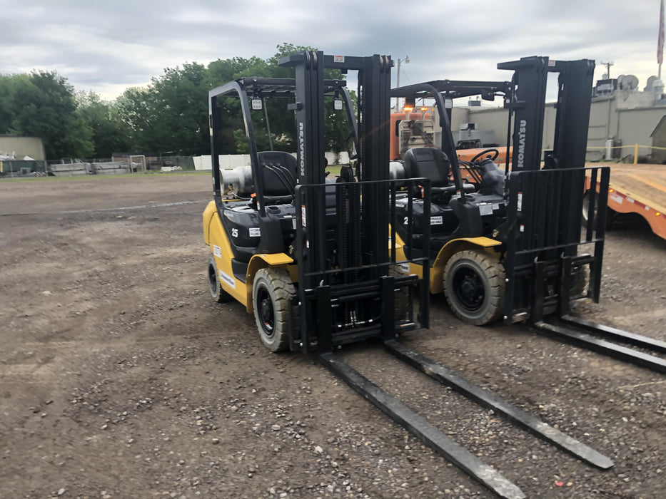 2021 KOMATSU FG25T-16