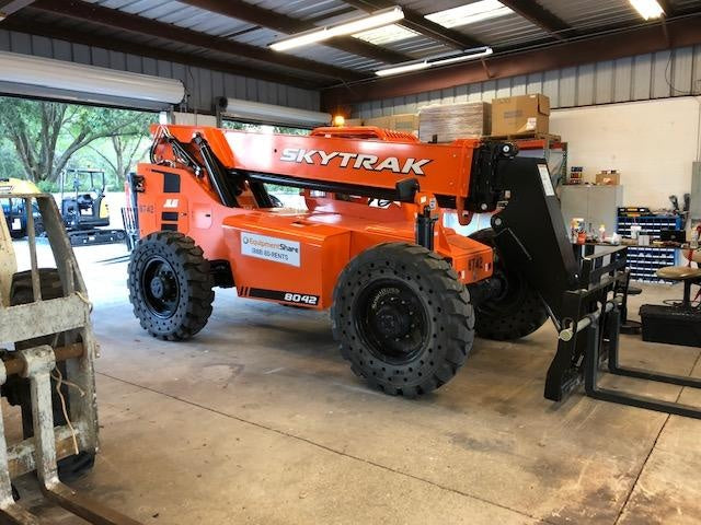 2018 SKYTRAK 8042
