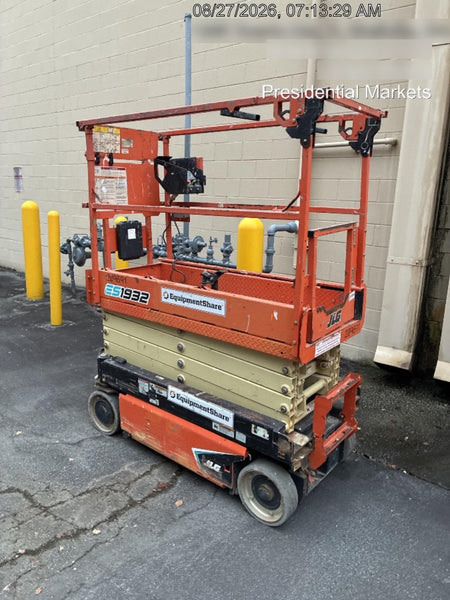 2022 JLG ES1932