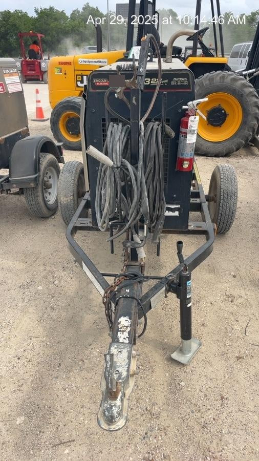 2019 Lincoln Electric Vantage 322 Lincoln Vantage 322 Welder w/Trailer, Light Kit, Cable Rack