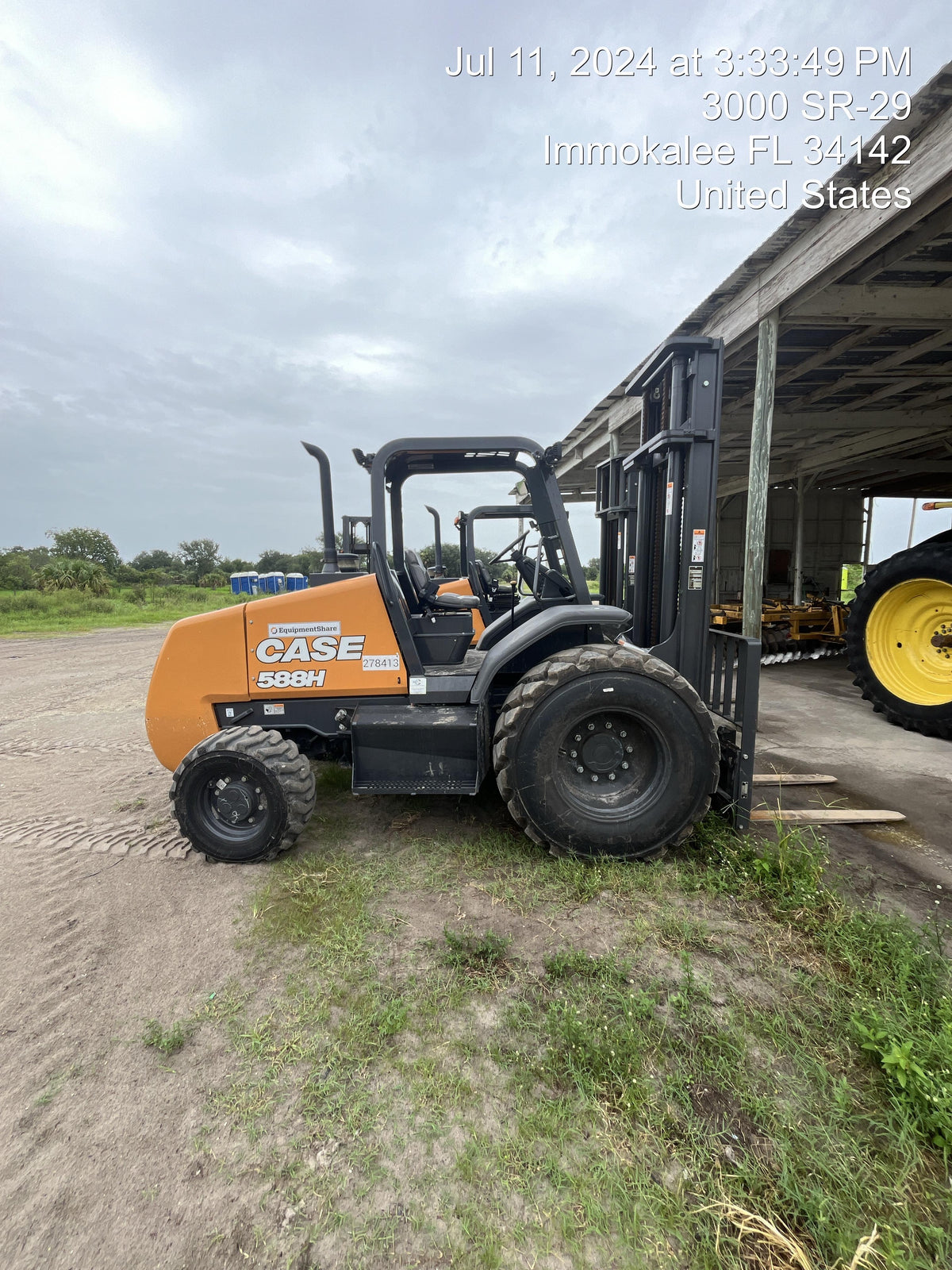 2023 CASE 588H