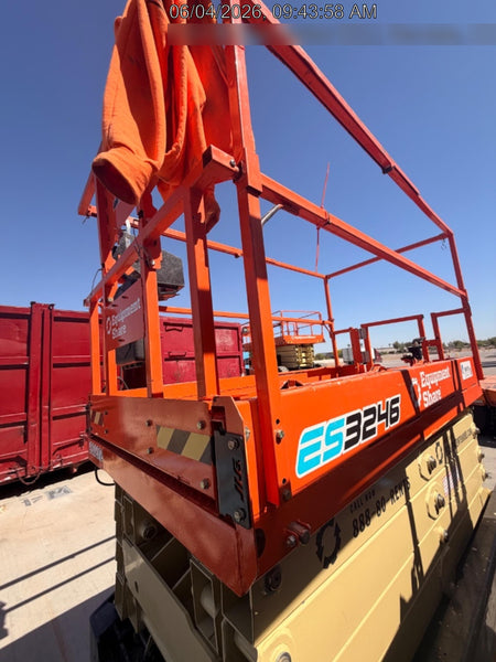 2022 JLG ES3246