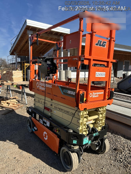 2025 JLG ES1932