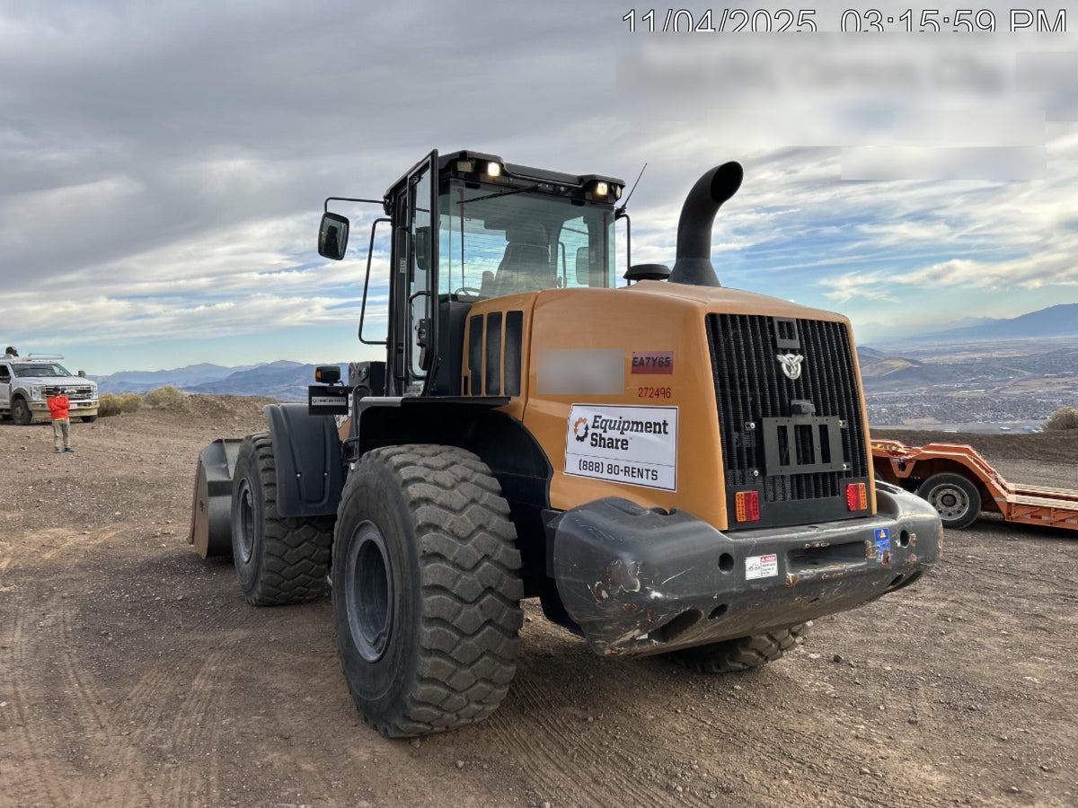 2023 CASE 821G