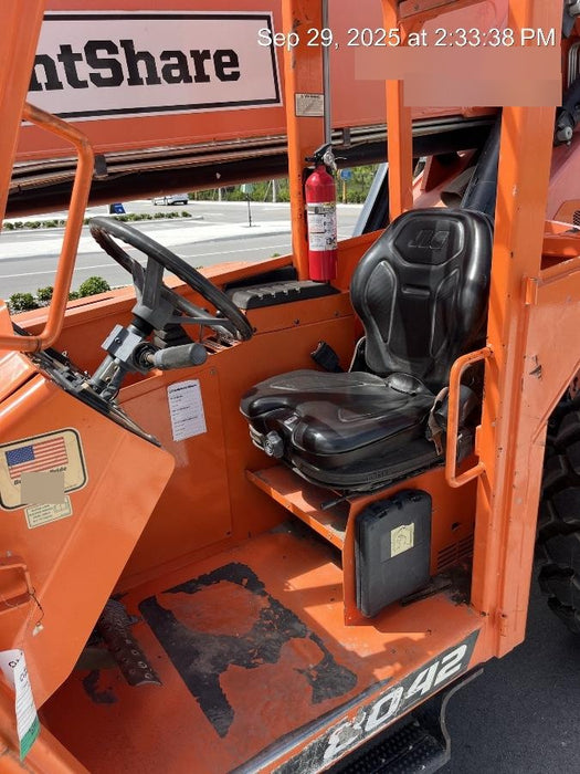 2020 Skytrak 8042 Canopy, Solid Tires, Work Lights, Beacon, Aux Hydraulics, Back up Alarm, Lifting Eye, ES Decals