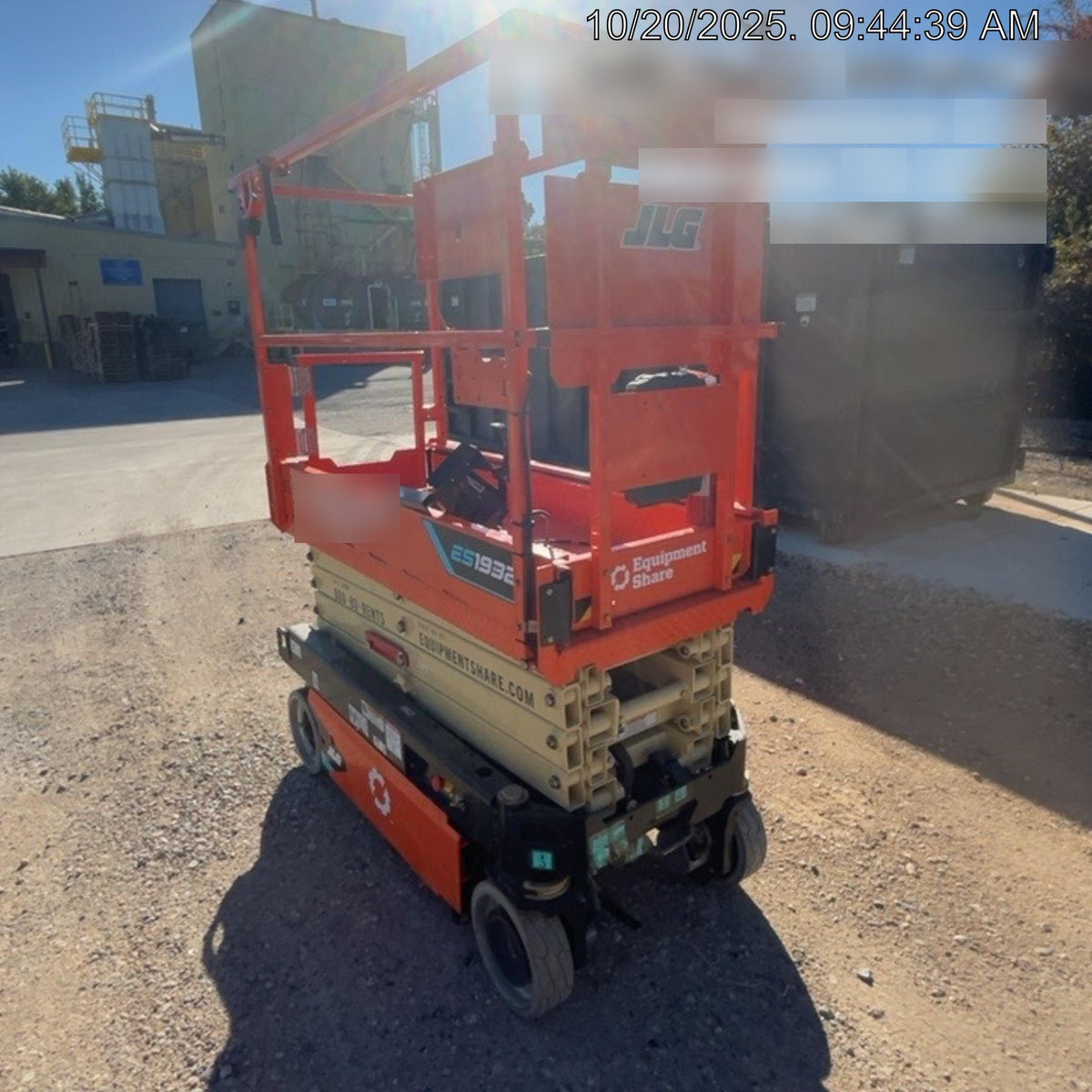 2025 JLG ES1932