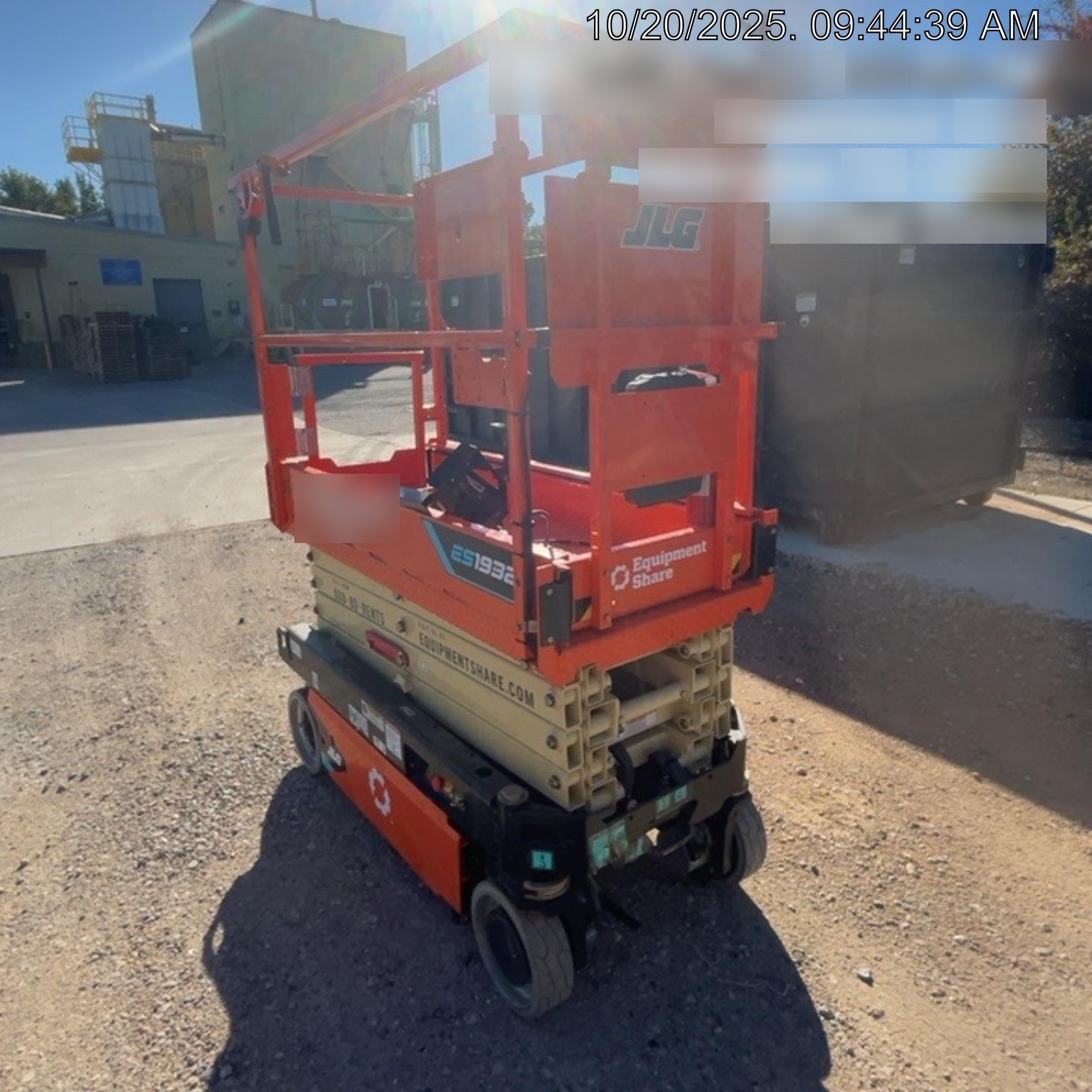 2025 JLG ES1932