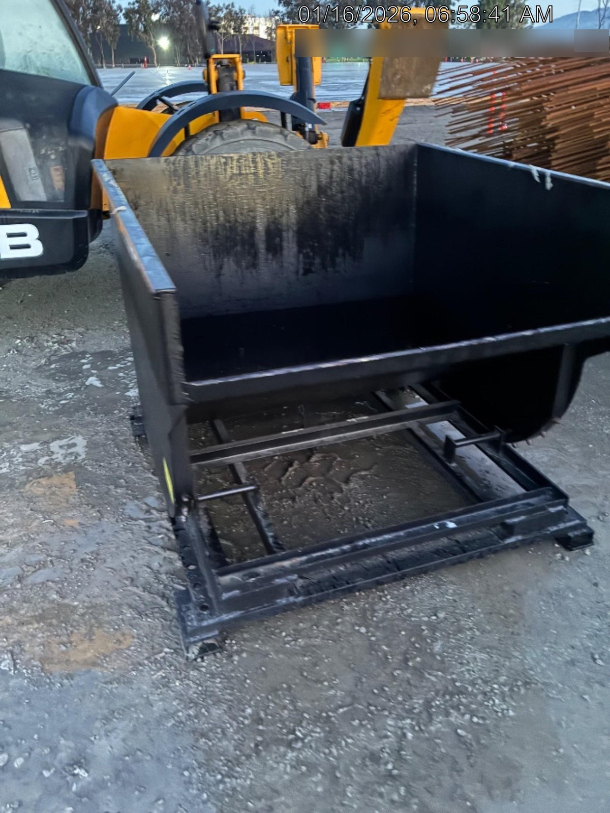 2025 STAR INDUSTRIES M-1820 - Self-Dump Hopper