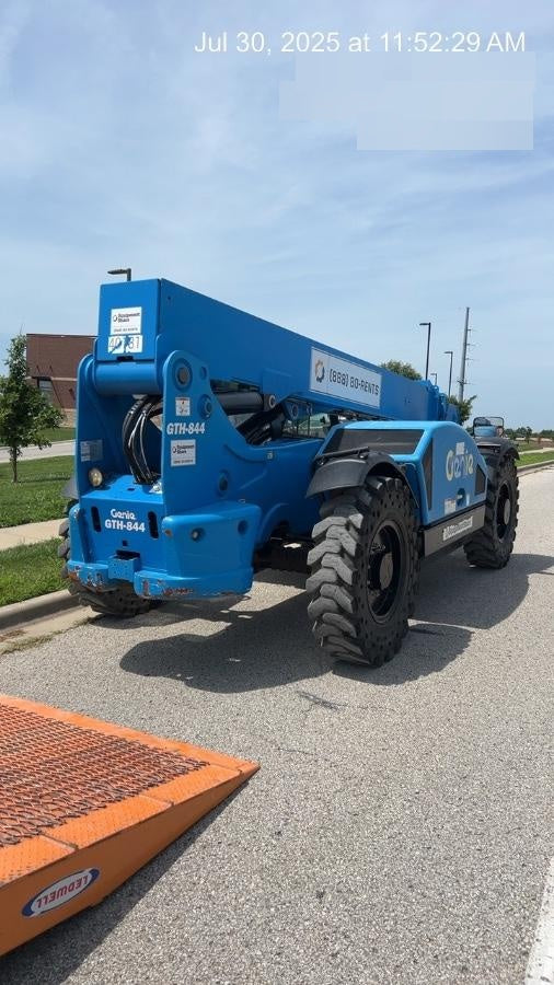 2023 JLG 1001275853