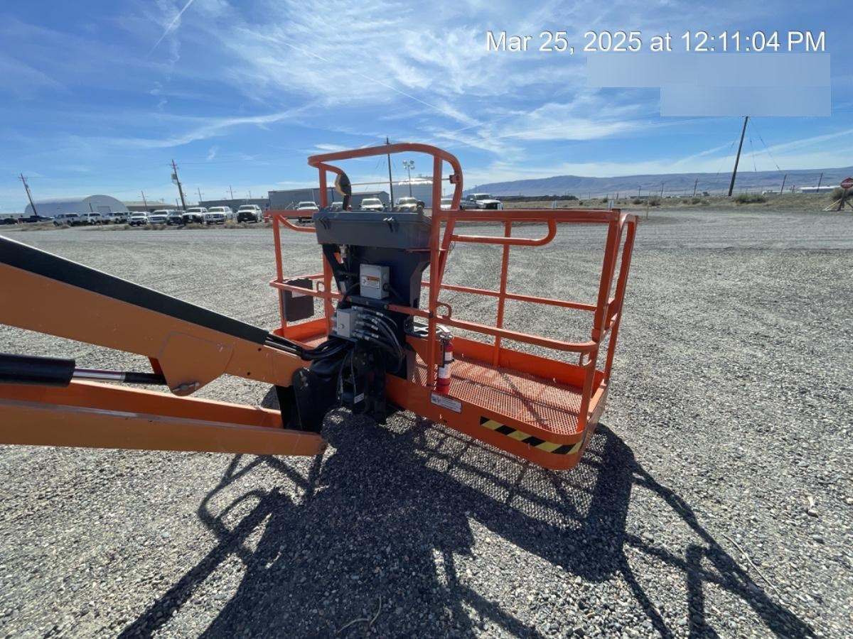 2023 JLG 600AJ