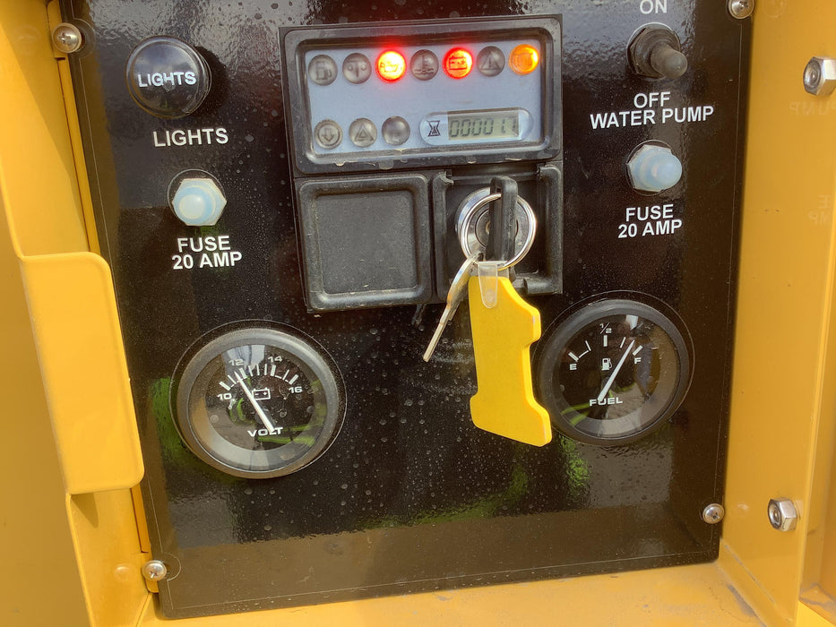 2020 Vac-Tron LP573XDT Tier 4 Kohler Diesel Engine, 500 Gallon Debris Tank w/ Hydraulic Tilt, two (2) 100 Gallon Water Tanks, Low Profile Torsion Axles (12,000 GVWR), Manual Jack Trailer