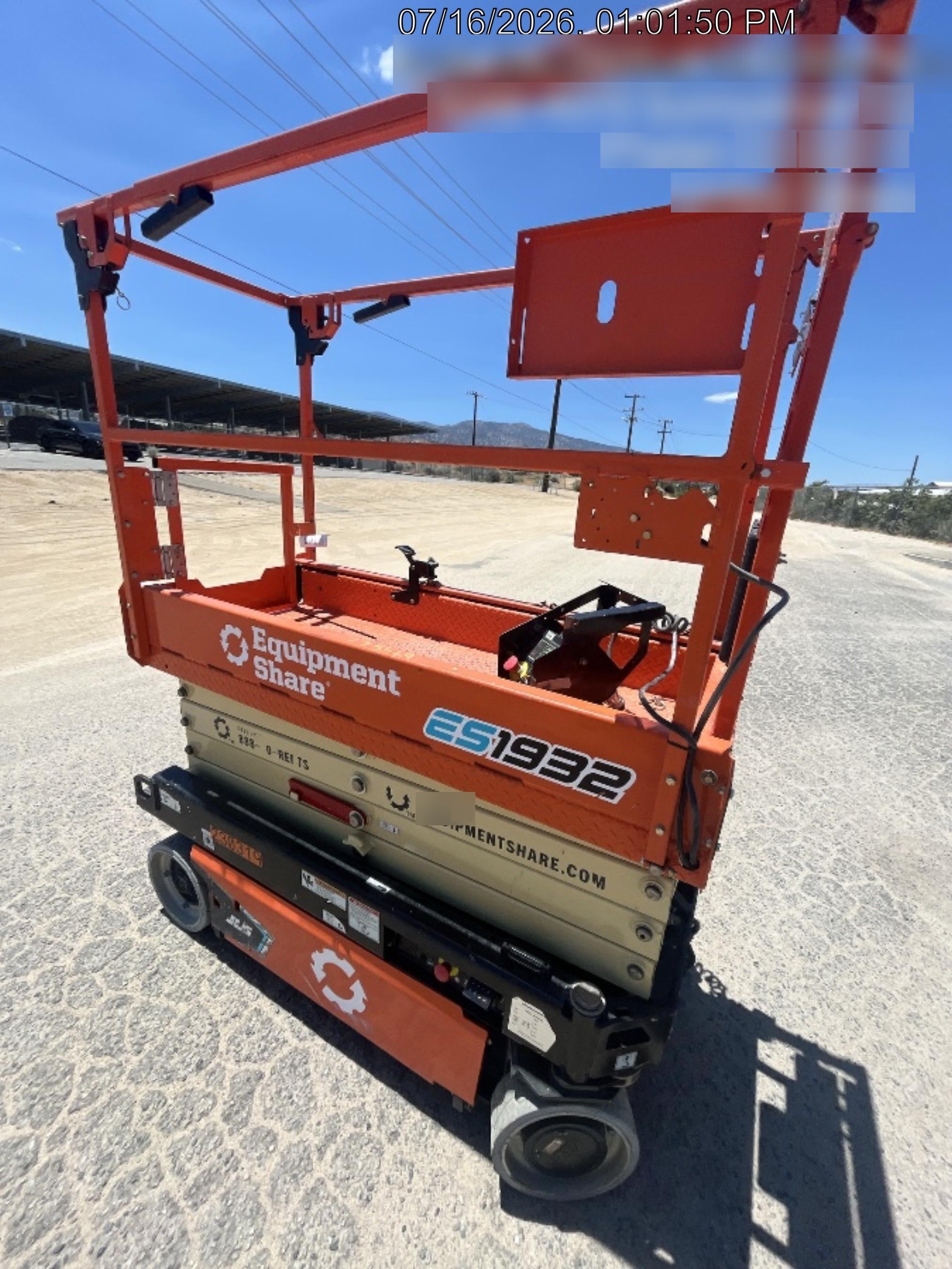 2022 JLG ES1932