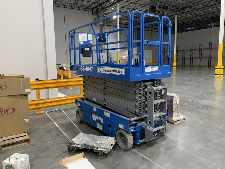 2020 Genie GS-4047 Standard, Folding full height swing gate, 800W Inverter