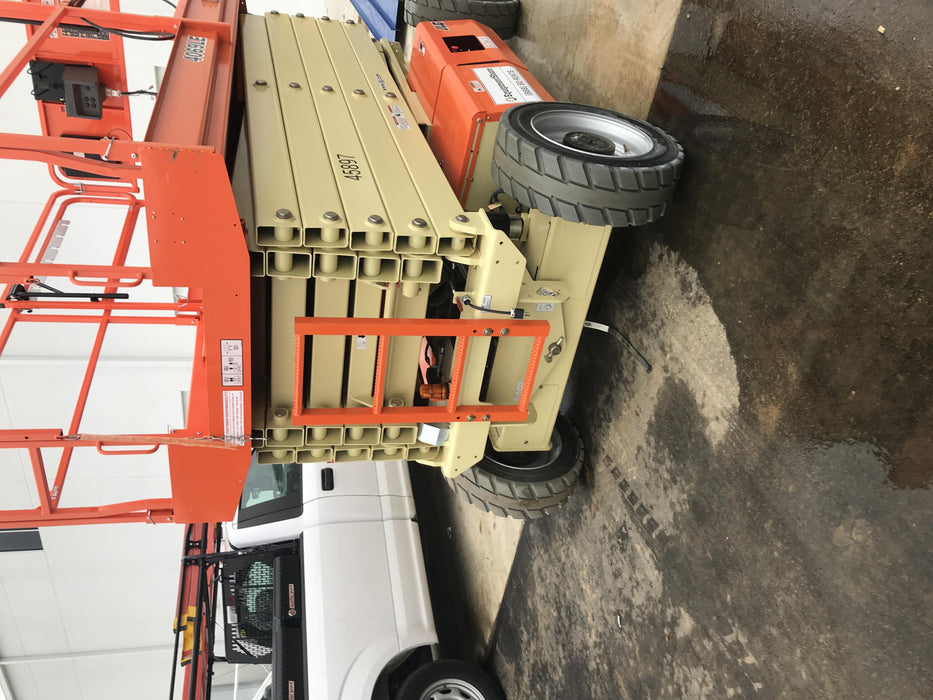 2019 JLG 4069LE Solid Non Marking Tires, Rotating Beacon