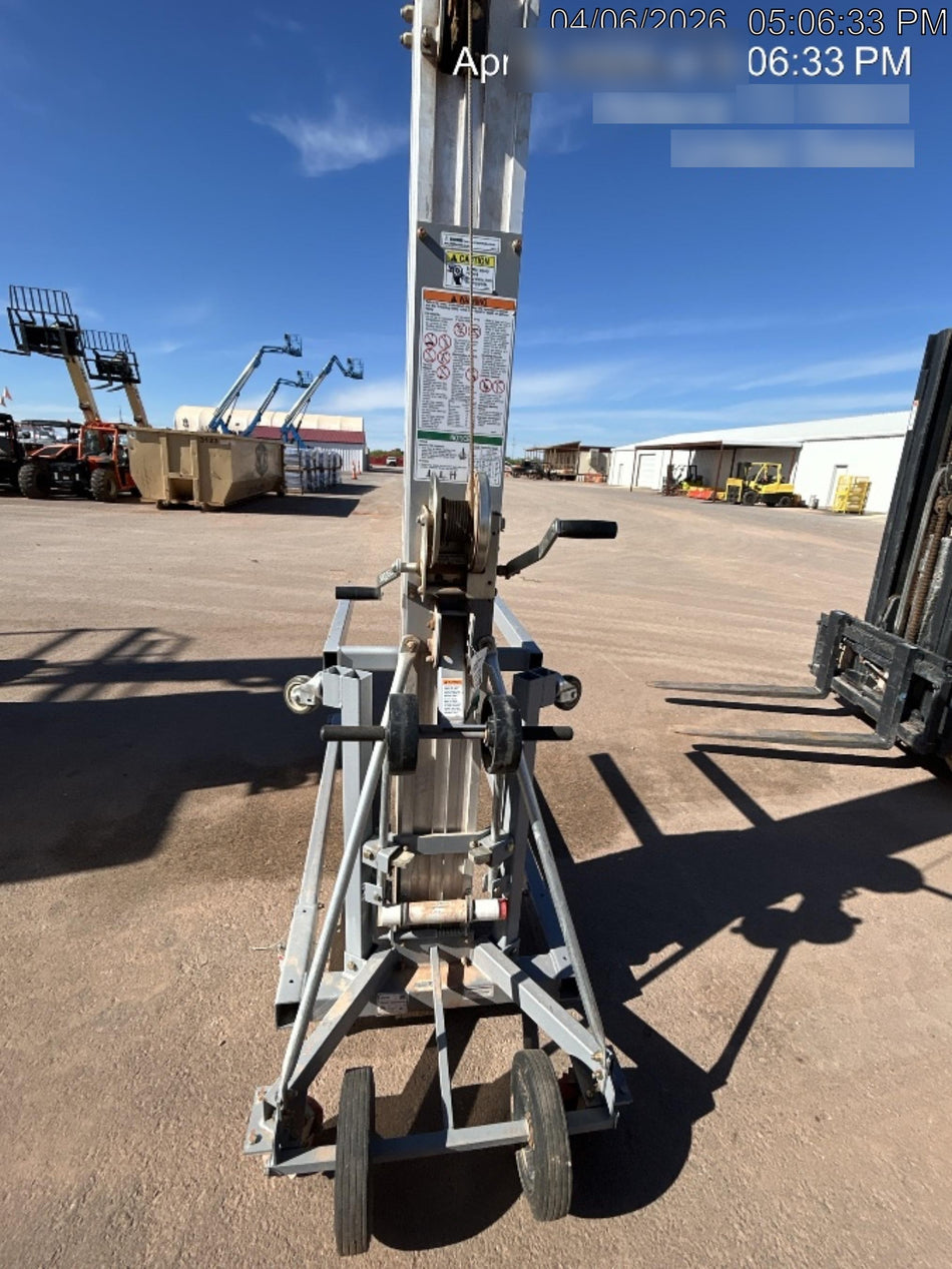 2023 GENIE SLC-24