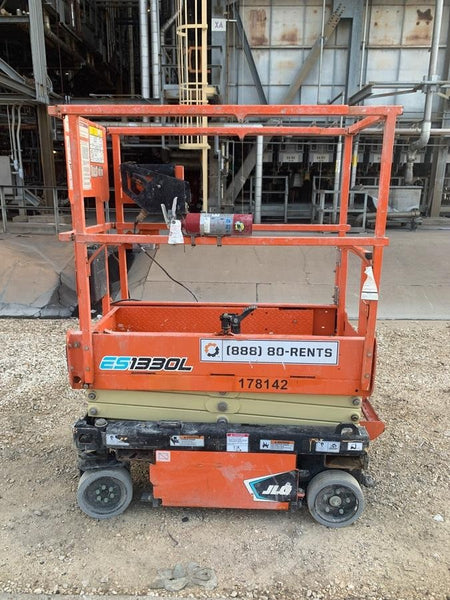 2021 JLG ES1330L
