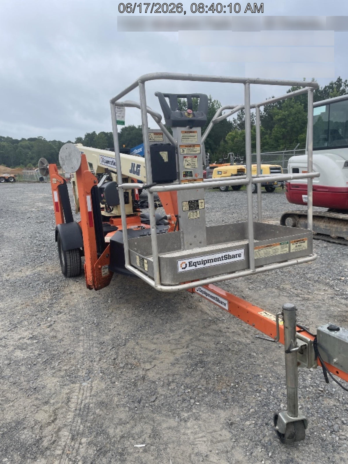 2022 JLG T350