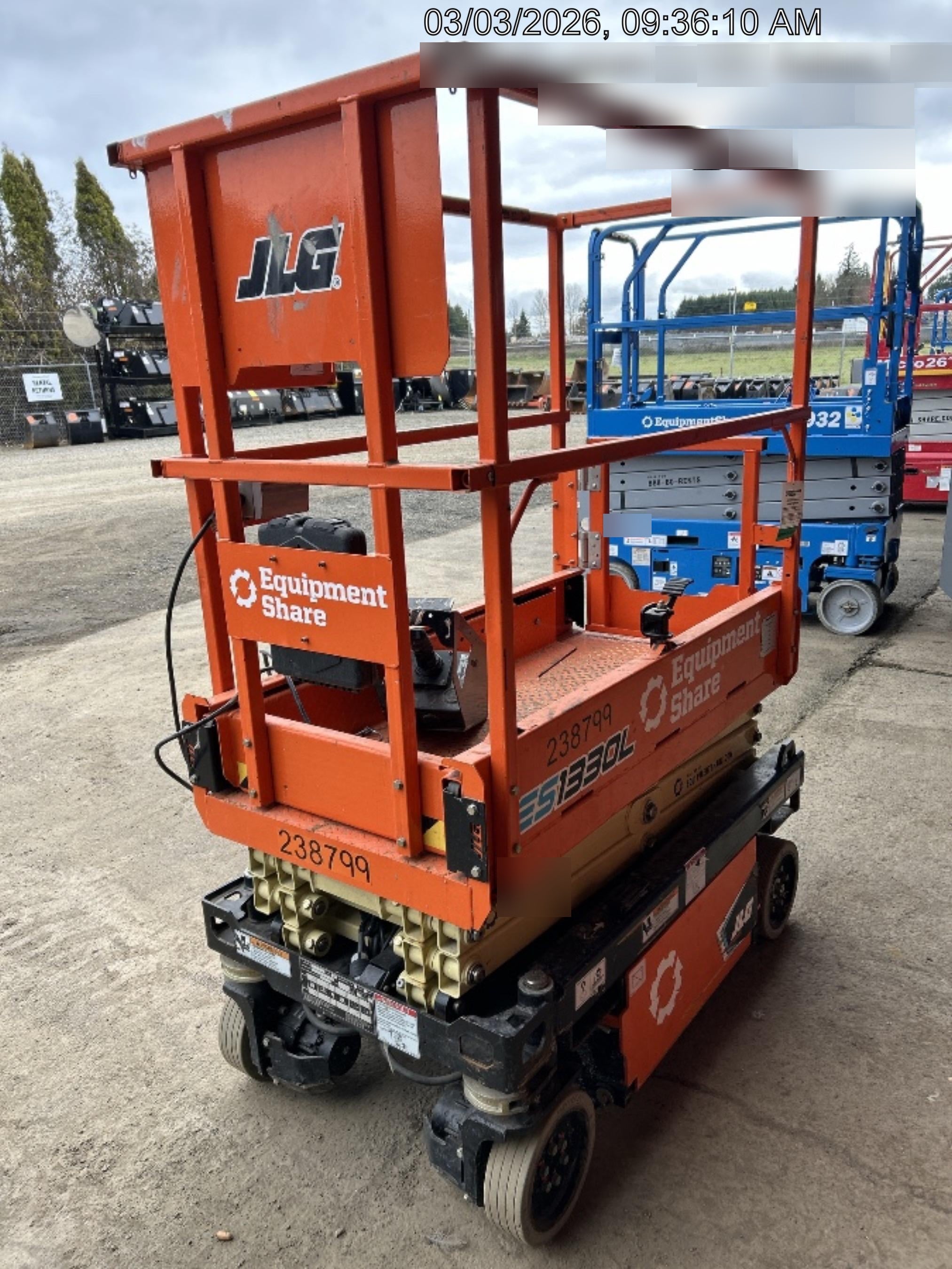 2022 JLG ES1330L