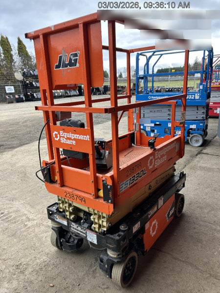 2022 JLG ES1330L
