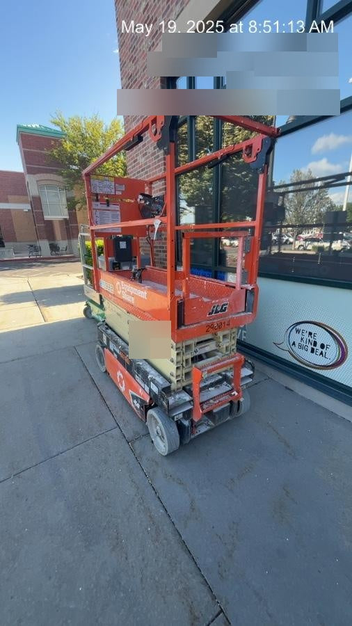 2023 JLG ES1932