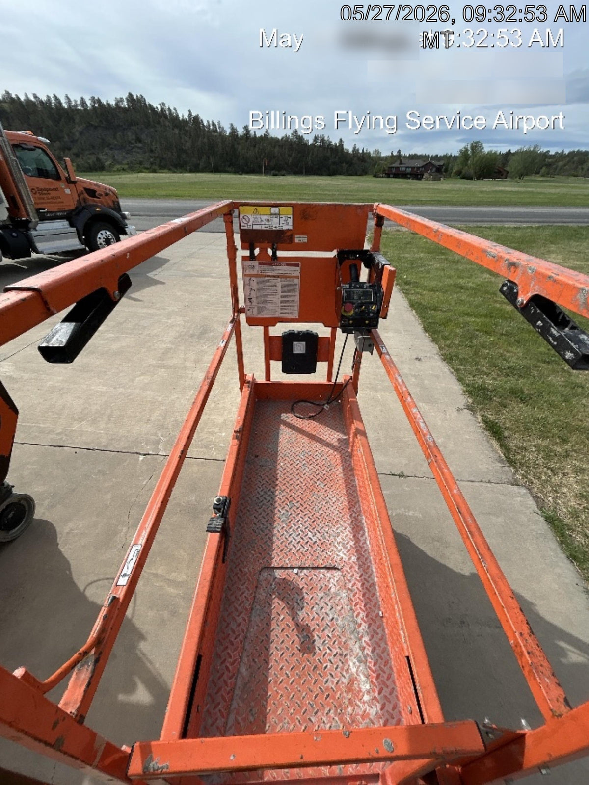 2022 JLG ES1932