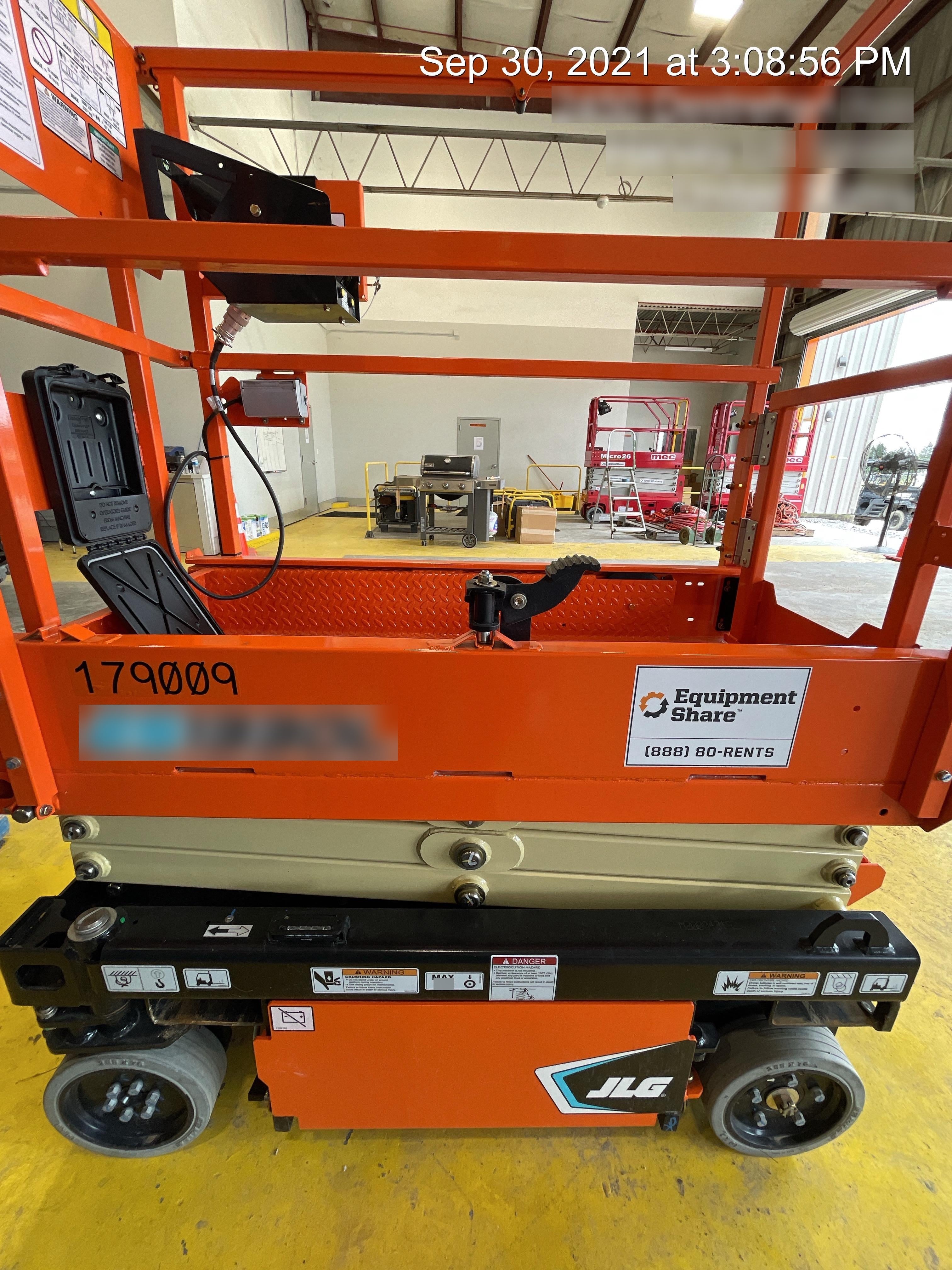 2021 JLG ES1330L