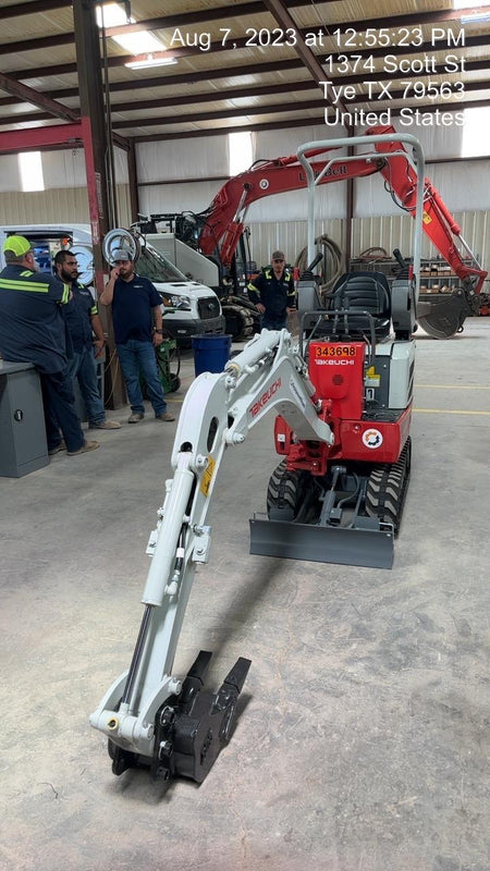2023 TAKEUCHI TB210R