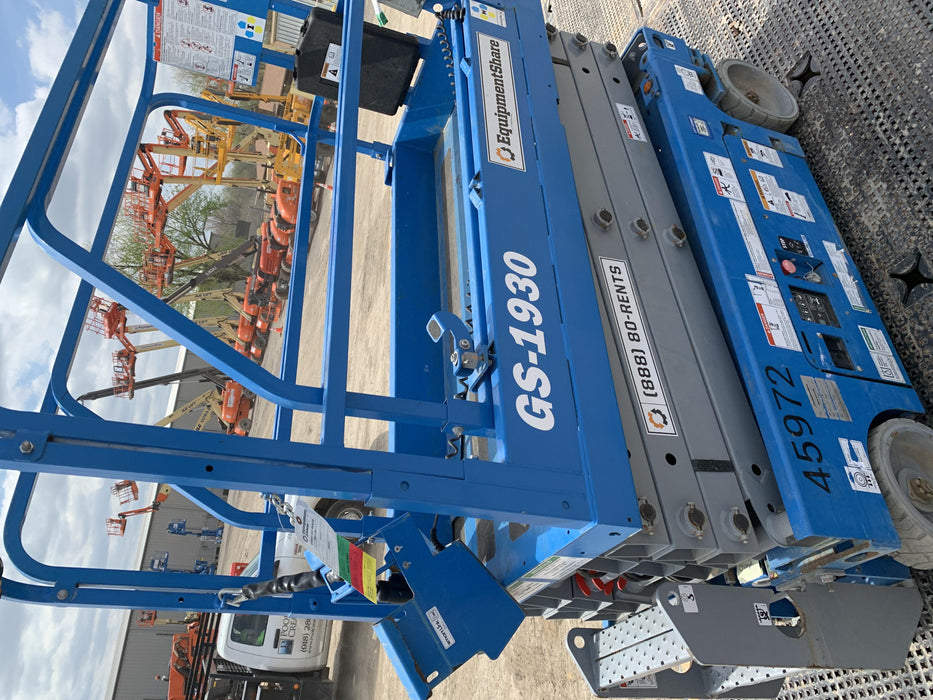 2019 Genie GS-1930 Fixed rails with chain Entry