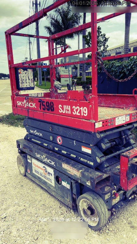2018 Skyjack SJIII-3219 Skyjack SJIII3219 Scissor Lift w/Trojan Batteries