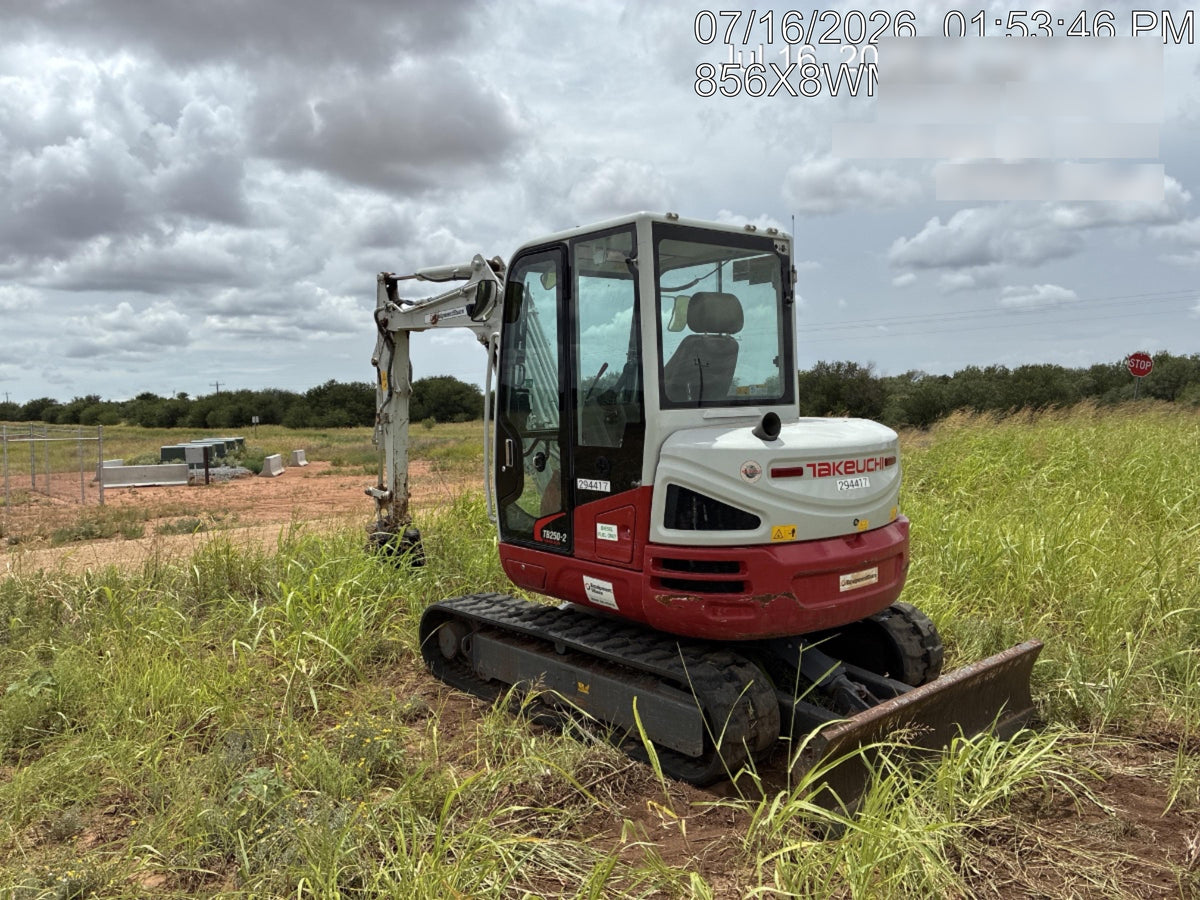 2023 TAKEUCHI TB250-2CR