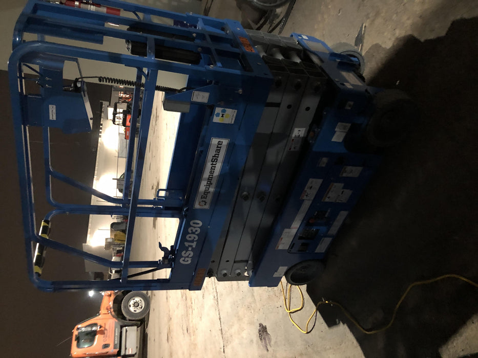 2019 Genie GS-1930 Fixed rails with chain Entry