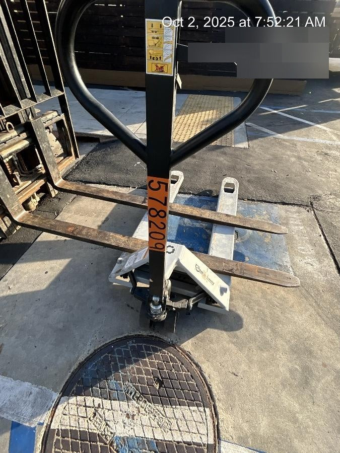 2024 STRONGWAY 4400 lb Pallet Jack