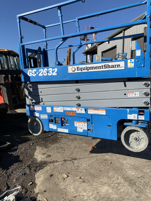 2020 Genie GS-2632 Standard, Folding half height swing gate