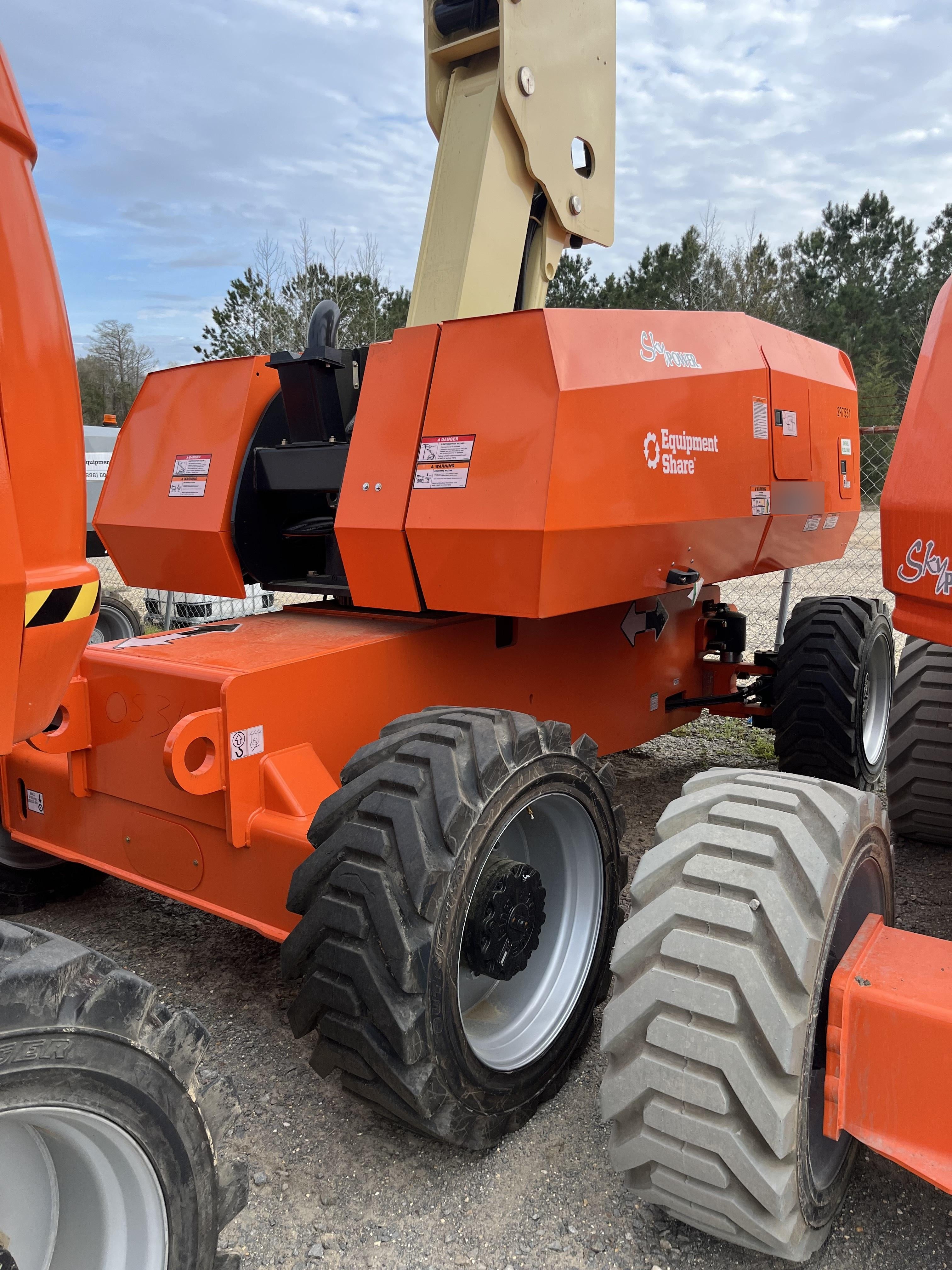 2023 JLG 860SJ