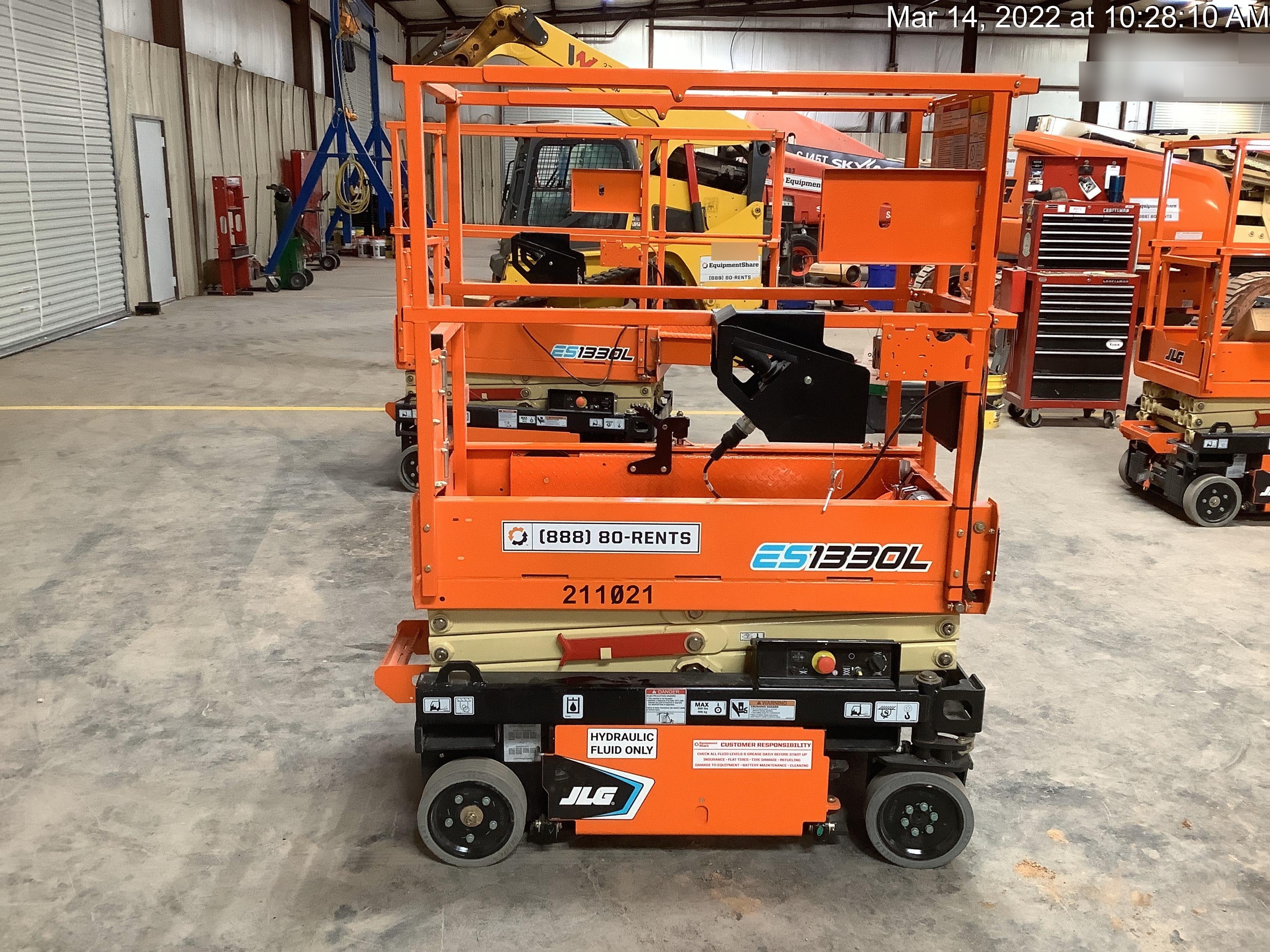 2022 JLG ES1330L