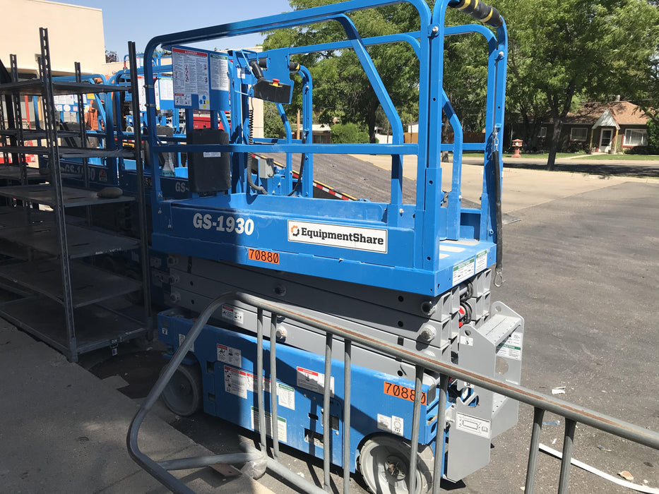 2020 Genie GS-1930 Fixed rails with chain entry gate - Pre A92.20