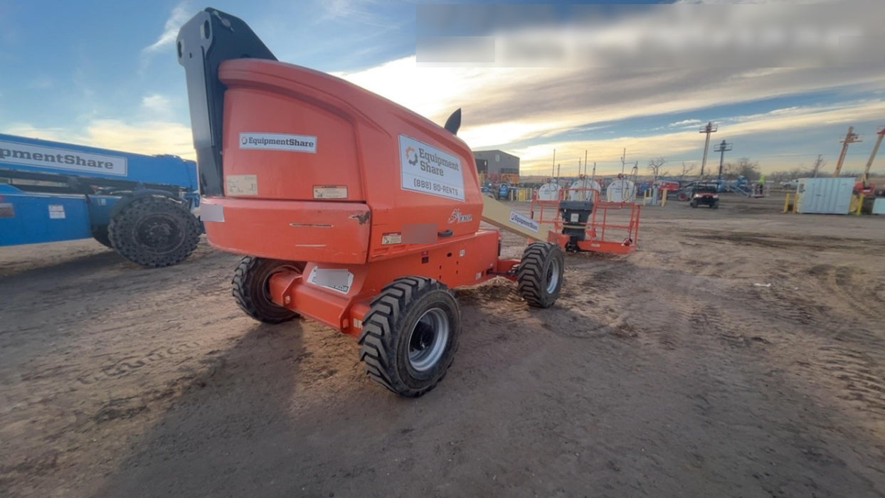 2019 JLG 400S