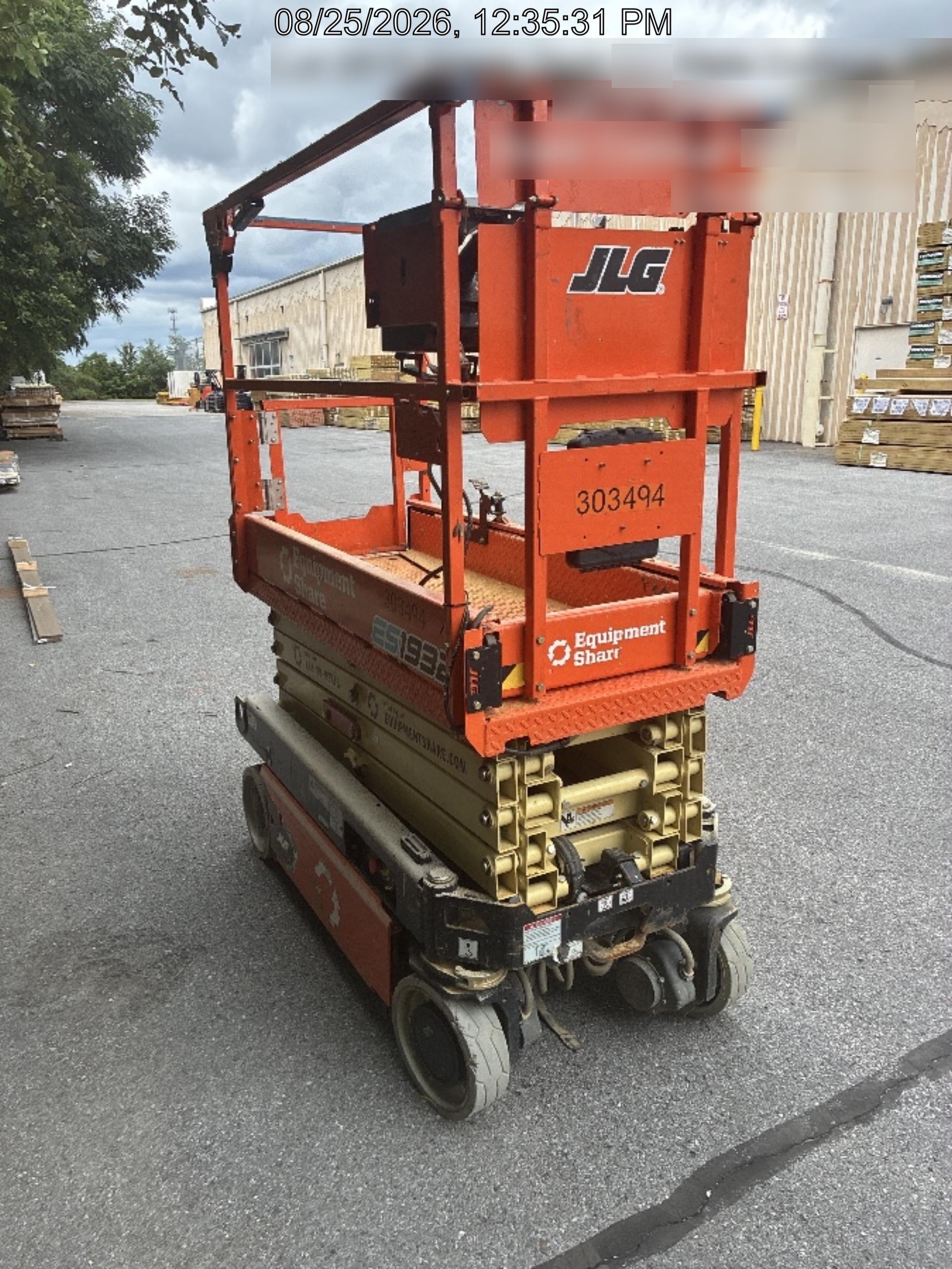 2023 JLG ES1932