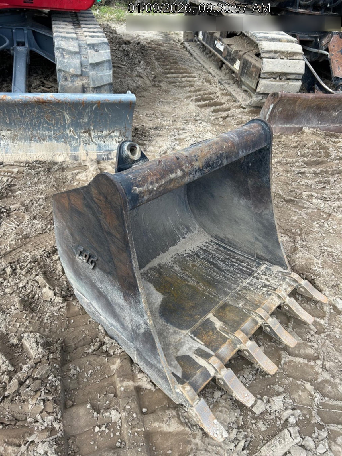 2025 TAKEUCHI 36" Bucket - Takeuchi