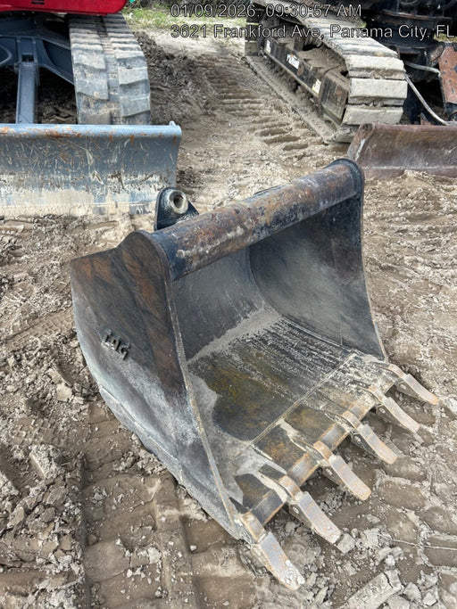 2025 TAKEUCHI 36" Bucket - Takeuchi