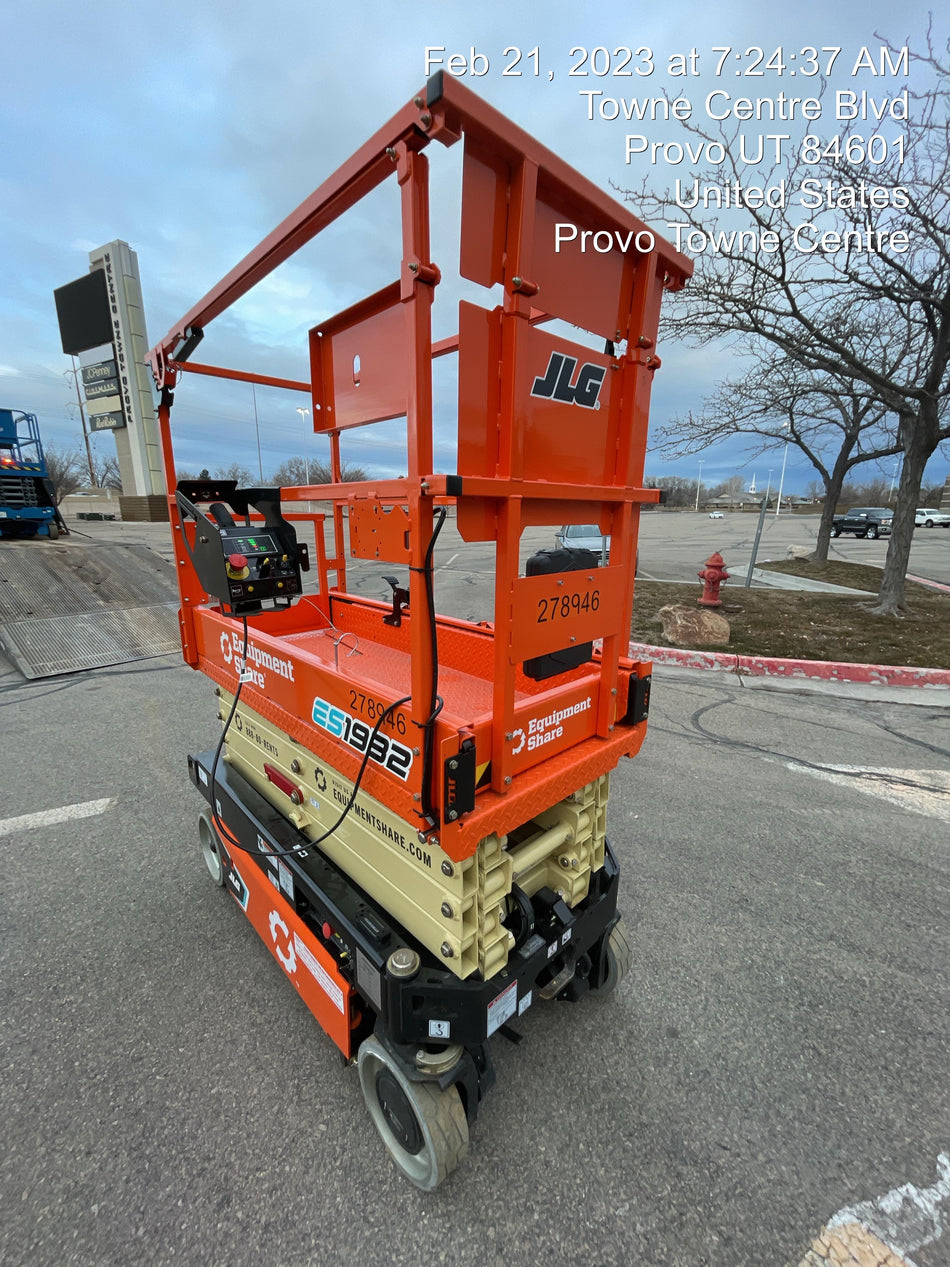 2022 JLG ES1932