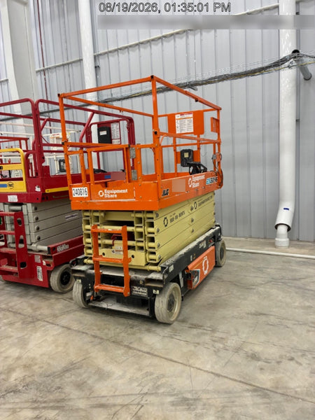 2022 JLG ES3246