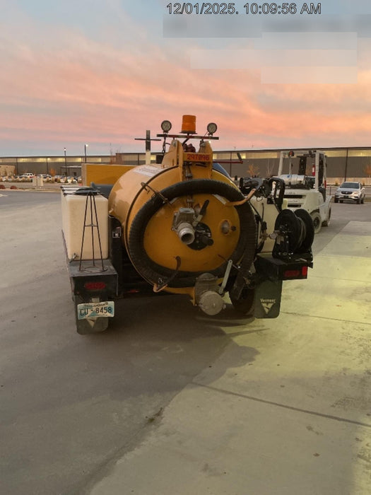 2023 Vac-Tron LP573XDT T4 Koehler Diesel Engine, 500 Gallon Debris Tank, x2 100 Gallon Water Tanks