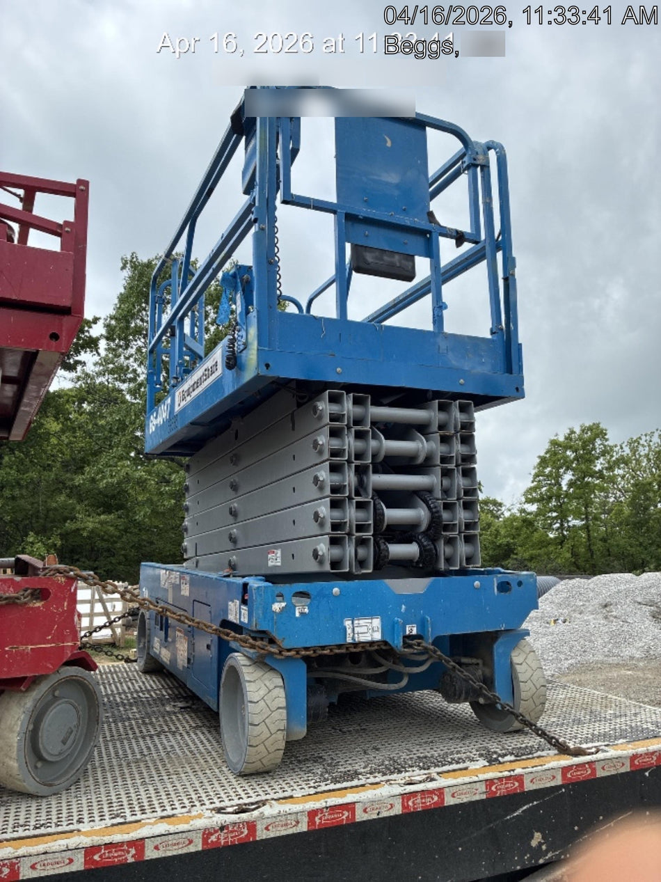 2019 Genie GS-4047 Folding rails with half height swing gate