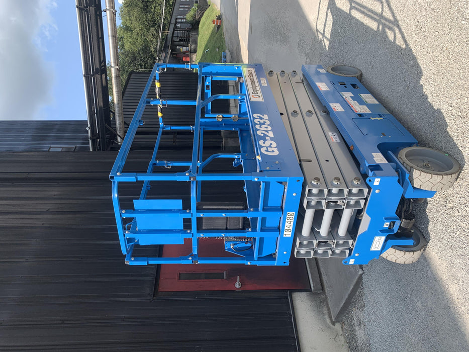 2020 Genie GS-2632 Solid NM Tires, Folding Rails with Half-Height Swing Gate, Beacon