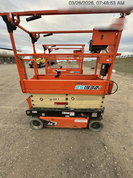 2022 JLG ES1932